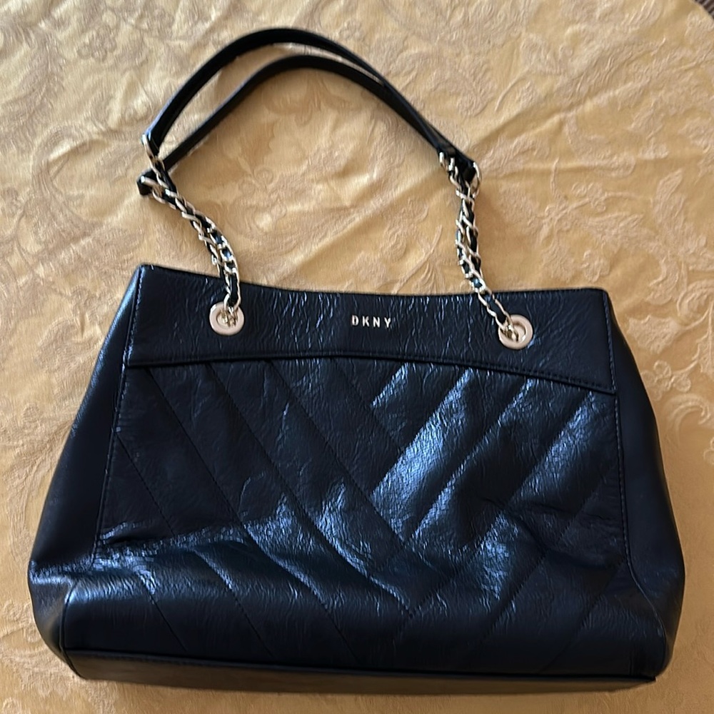 DKNY black leather bag with chain strap detail